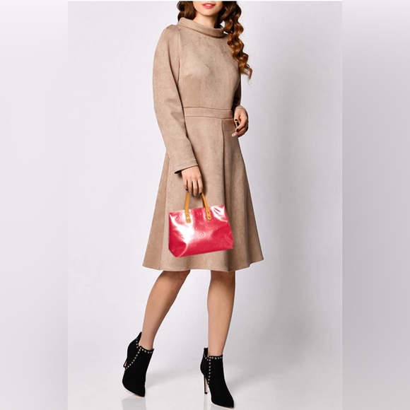 Louis Vuitton Framboise Monogram Vernis Reade PM Bag GUC - Picture 2 of 13